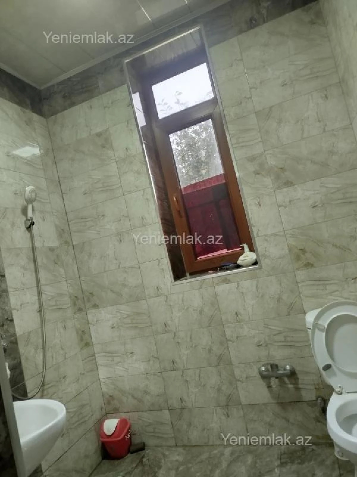 Satılır 5 otaqlı həyət evi 200 m²