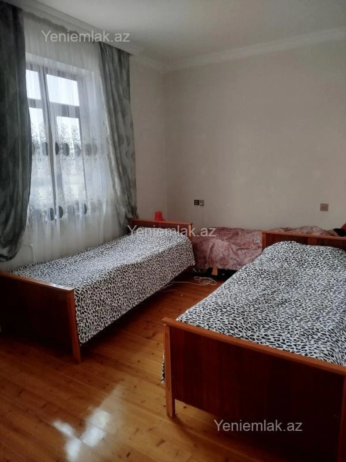 Satılır 5 otaqlı həyət evi 200 m²