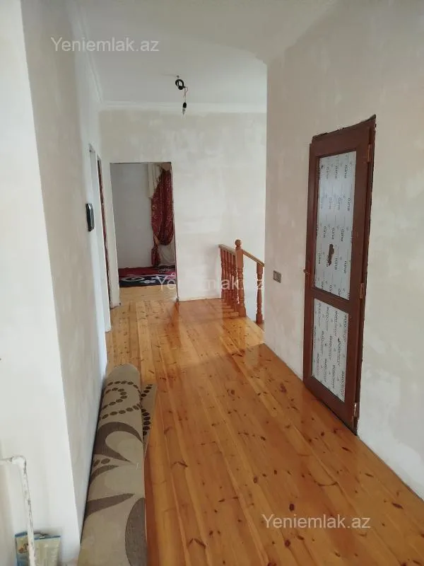 Satılır 5 otaqlı həyət evi 200 m²
