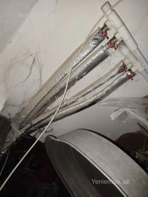 Satılır 5 otaqlı həyət evi 200 m²