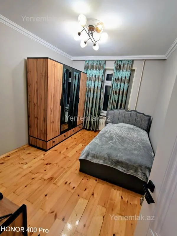 Satılır 4 otaqlı köhnə tikili 100 m²