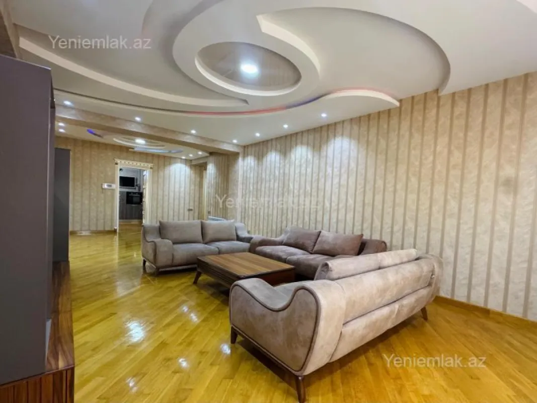 Satılır 3 otaqlı yeni tikili 140 m²