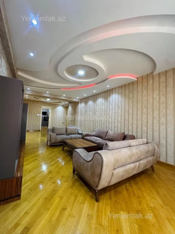 Satılır 3 otaqlı yeni tikili 140 m²