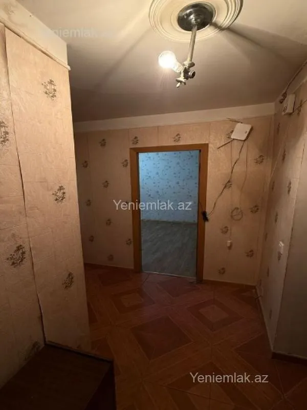 Satılır 2 otaqlı köhnə tikili 65 m²