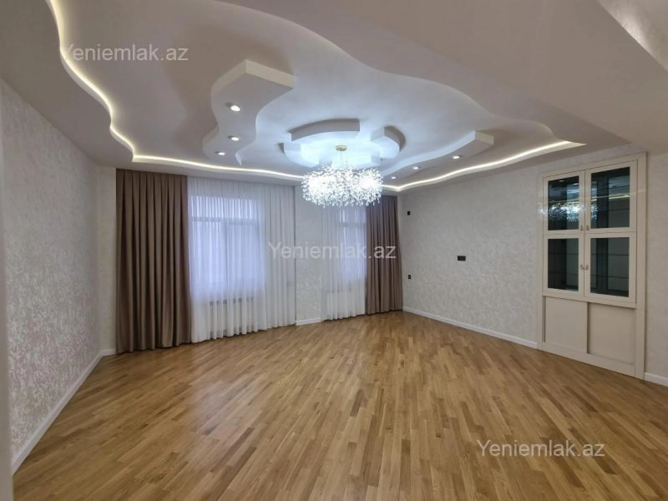 Satılır 3 otaqlı yeni tikili 120 m²