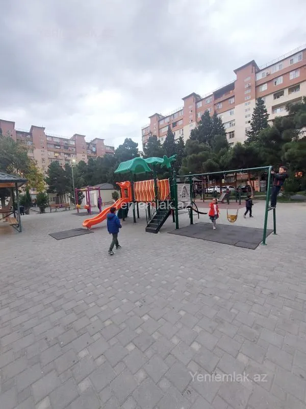 Satılır 2 otaqlı köhnə tikili 60 m²