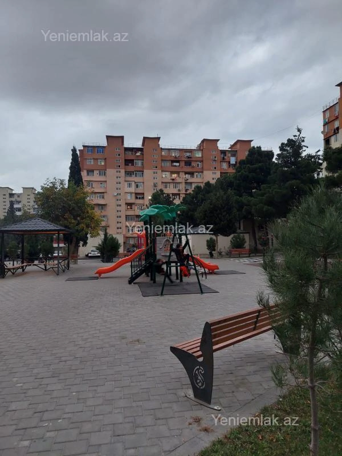 Satılır 2 otaqlı köhnə tikili 60 m²