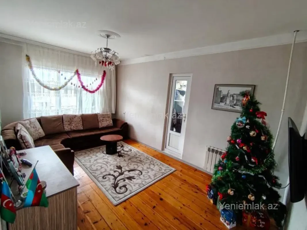 Satılır 2 otaqlı köhnə tikili 60 m²