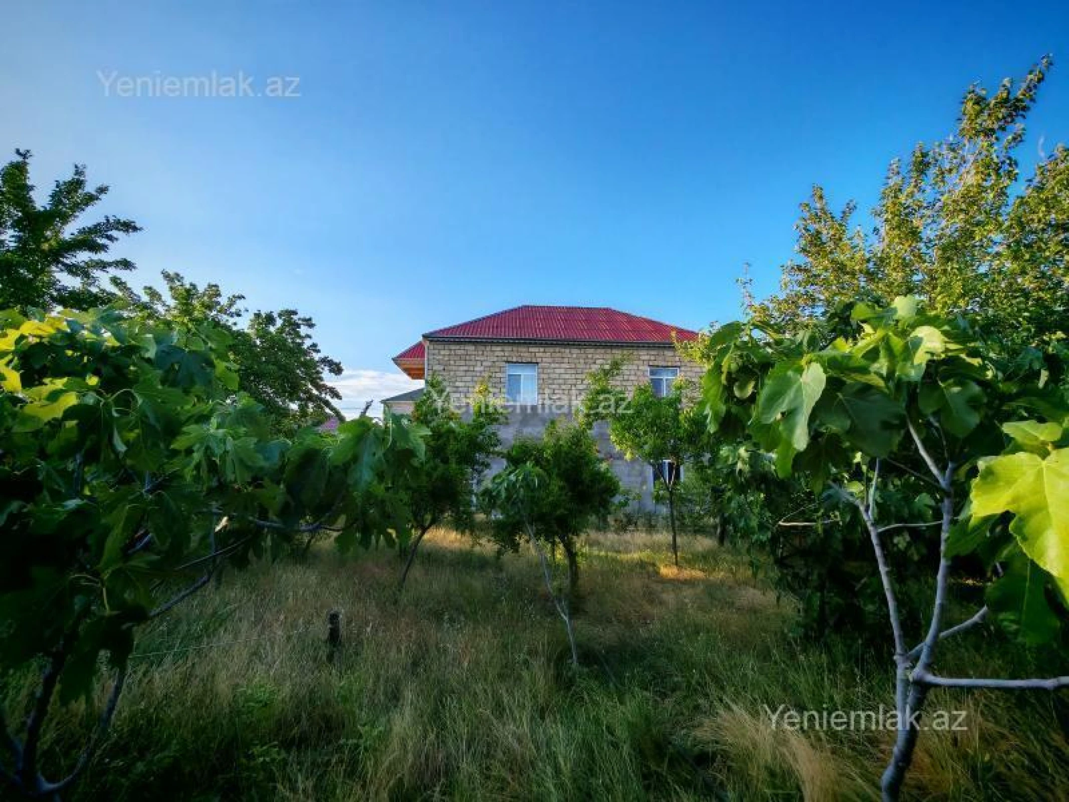 Satılır 6 otaqlı həyət evi 200 m²