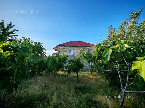 Satılır 6 otaqlı həyət evi 200 m²