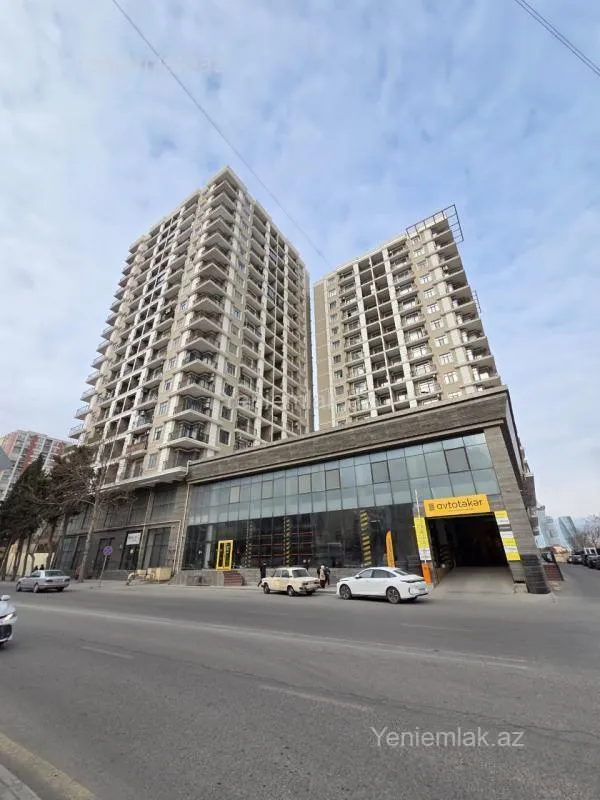 Satılır 4 otaqlı yeni tikili 181.2 m²