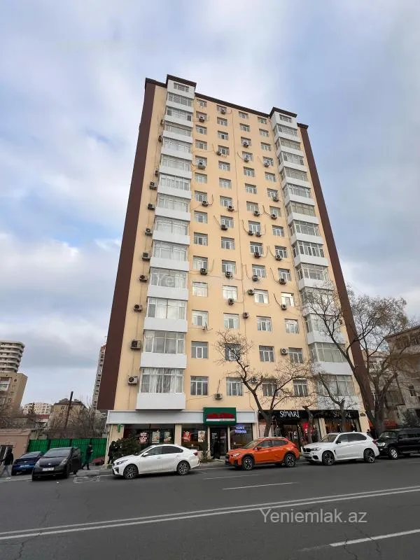 Satılır 4 otaqlı yeni tikili 185 m²