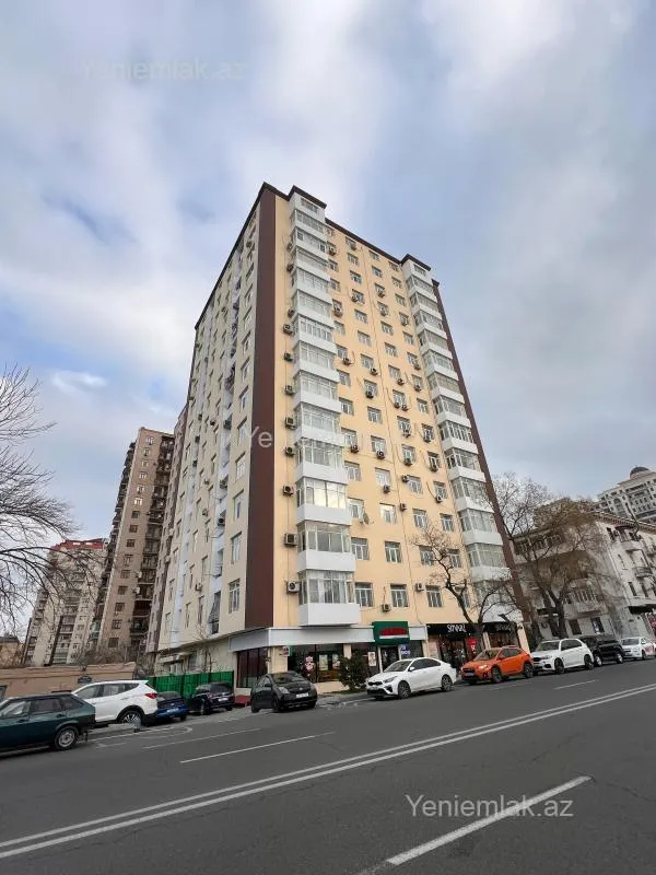 Satılır 4 otaqlı yeni tikili 185 m²