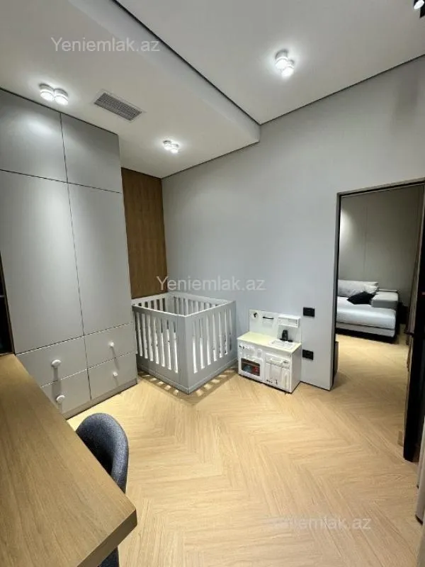 Satılır 3 otaqlı yeni tikili 128 m²