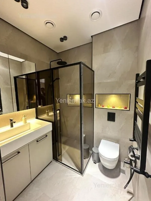 Satılır 3 otaqlı yeni tikili 128 m²