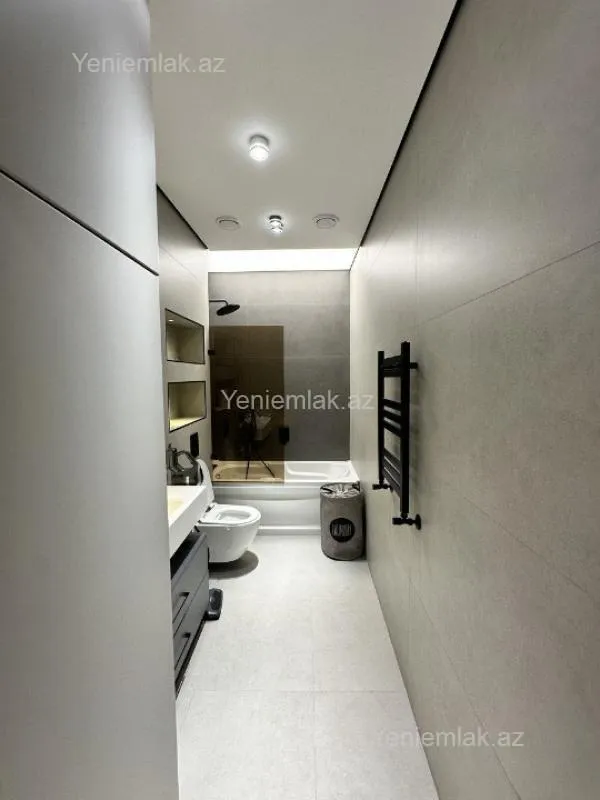 Satılır 3 otaqlı yeni tikili 128 m²