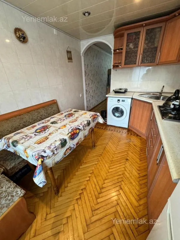 Satılır 2 otaqlı köhnə tikili 61 m²