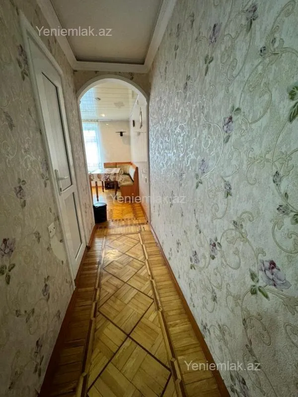Satılır 2 otaqlı köhnə tikili 61 m²