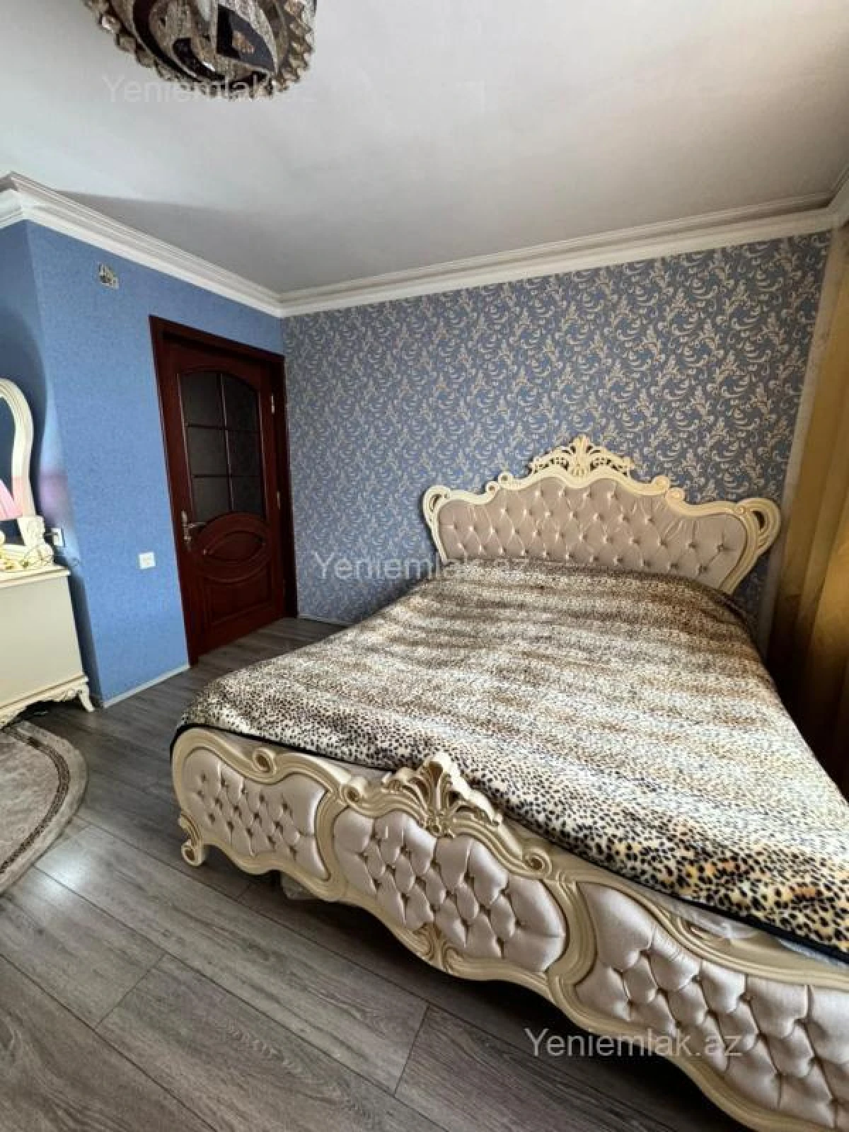Satılır 2 otaqlı köhnə tikili 61 m²
