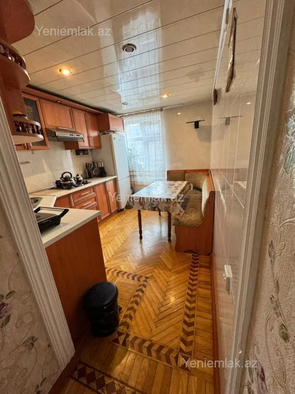 Satılır 2 otaqlı köhnə tikili 61 m²