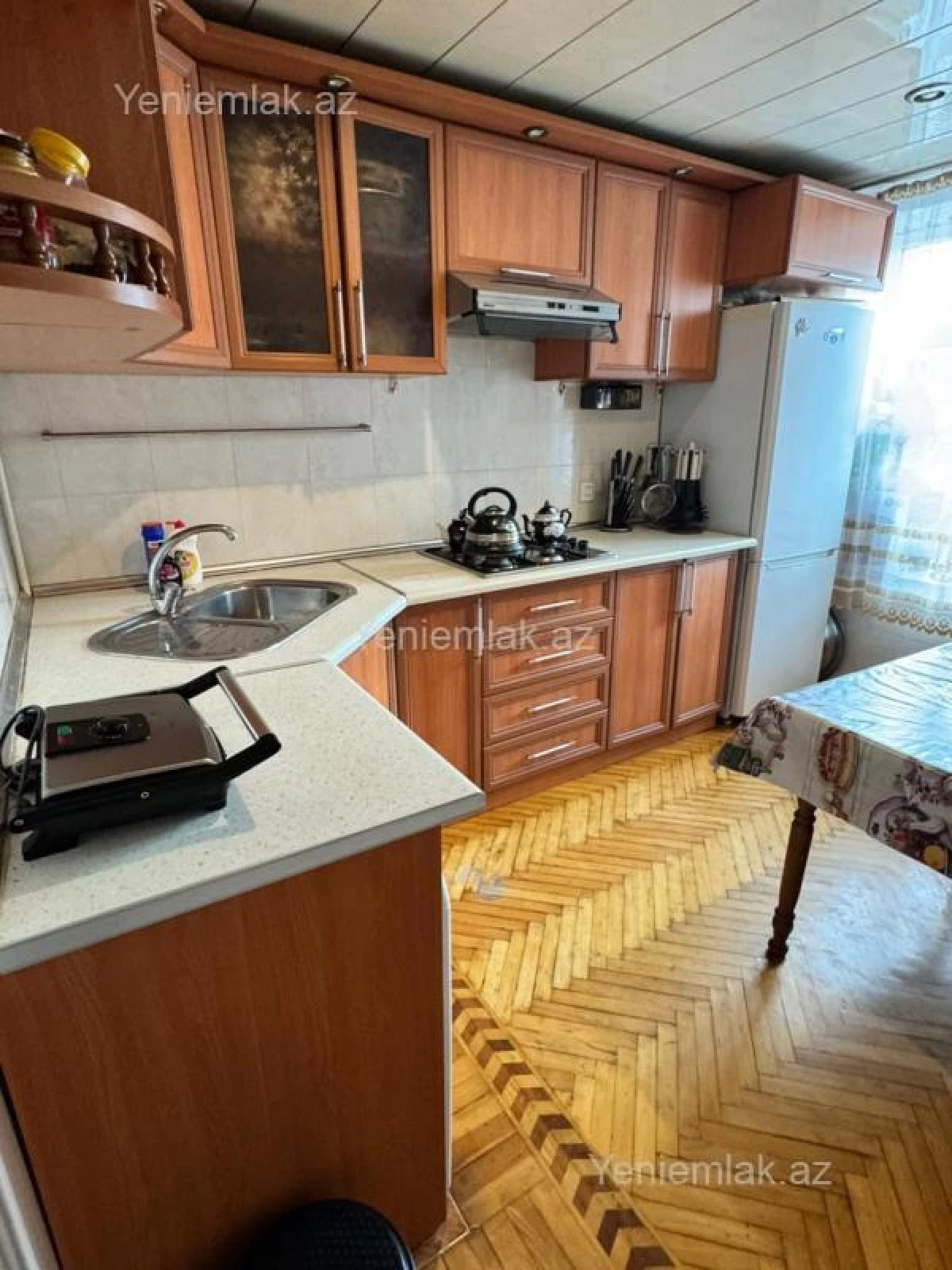 Satılır 2 otaqlı köhnə tikili 61 m²
