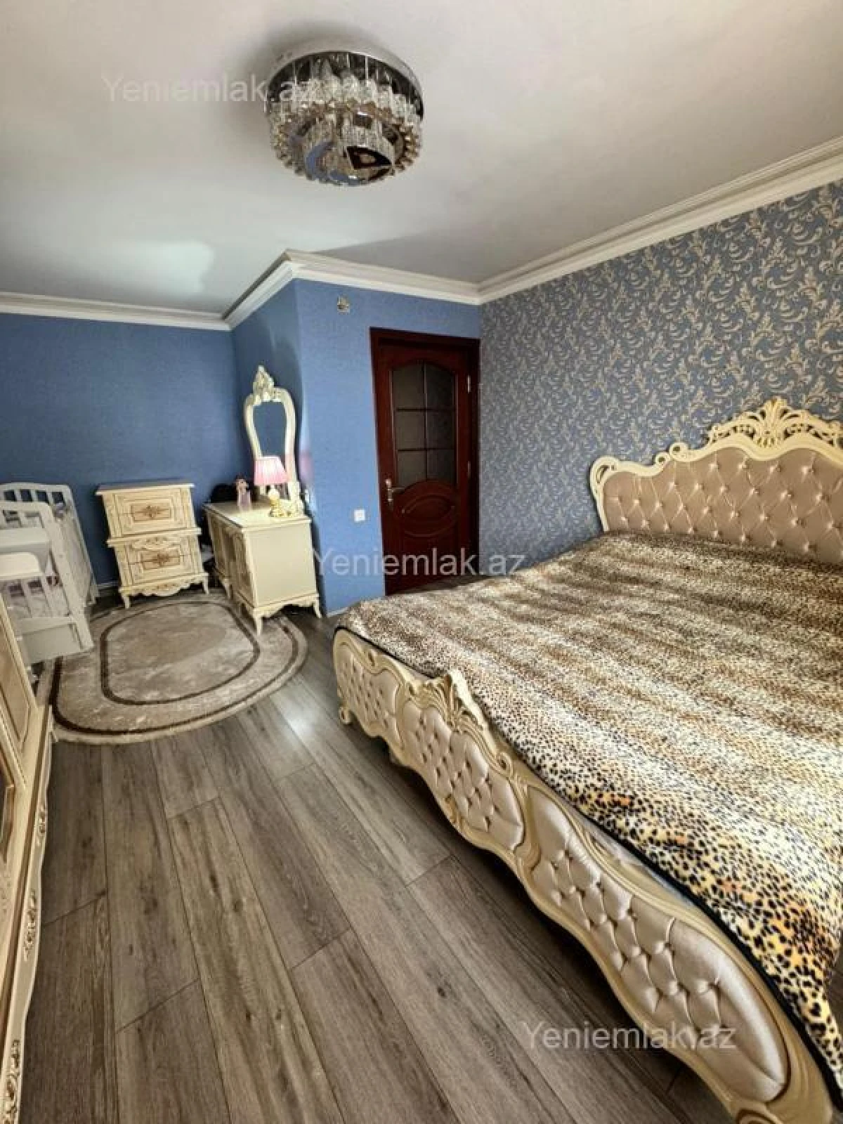 Satılır 2 otaqlı köhnə tikili 61 m²