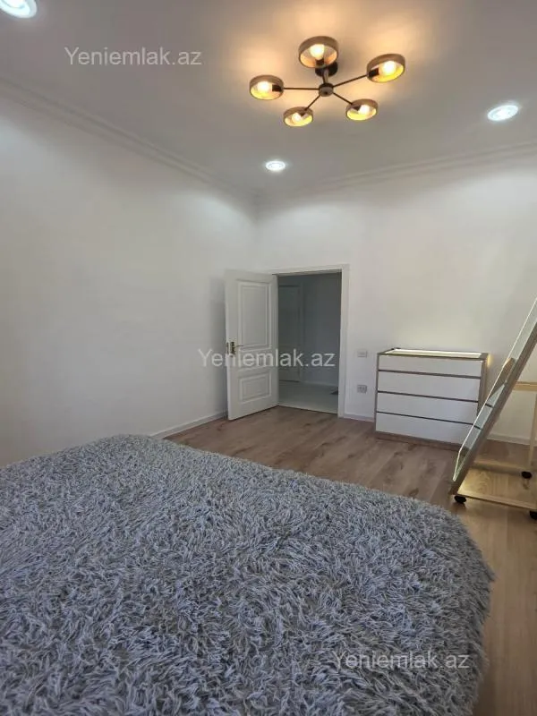 Satılır 2 otaqlı yeni tikili 87 m²
