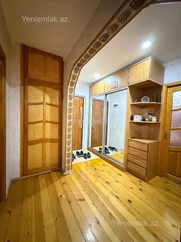 Satılır 3 otaqlı köhnə tikili 199000 m²