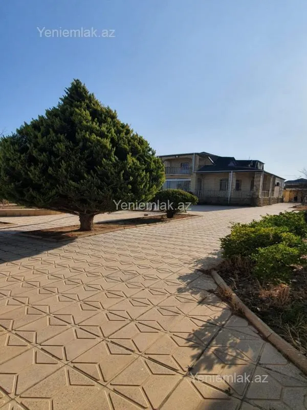 Satılır 5 otaqlı həyət evi 200 m²