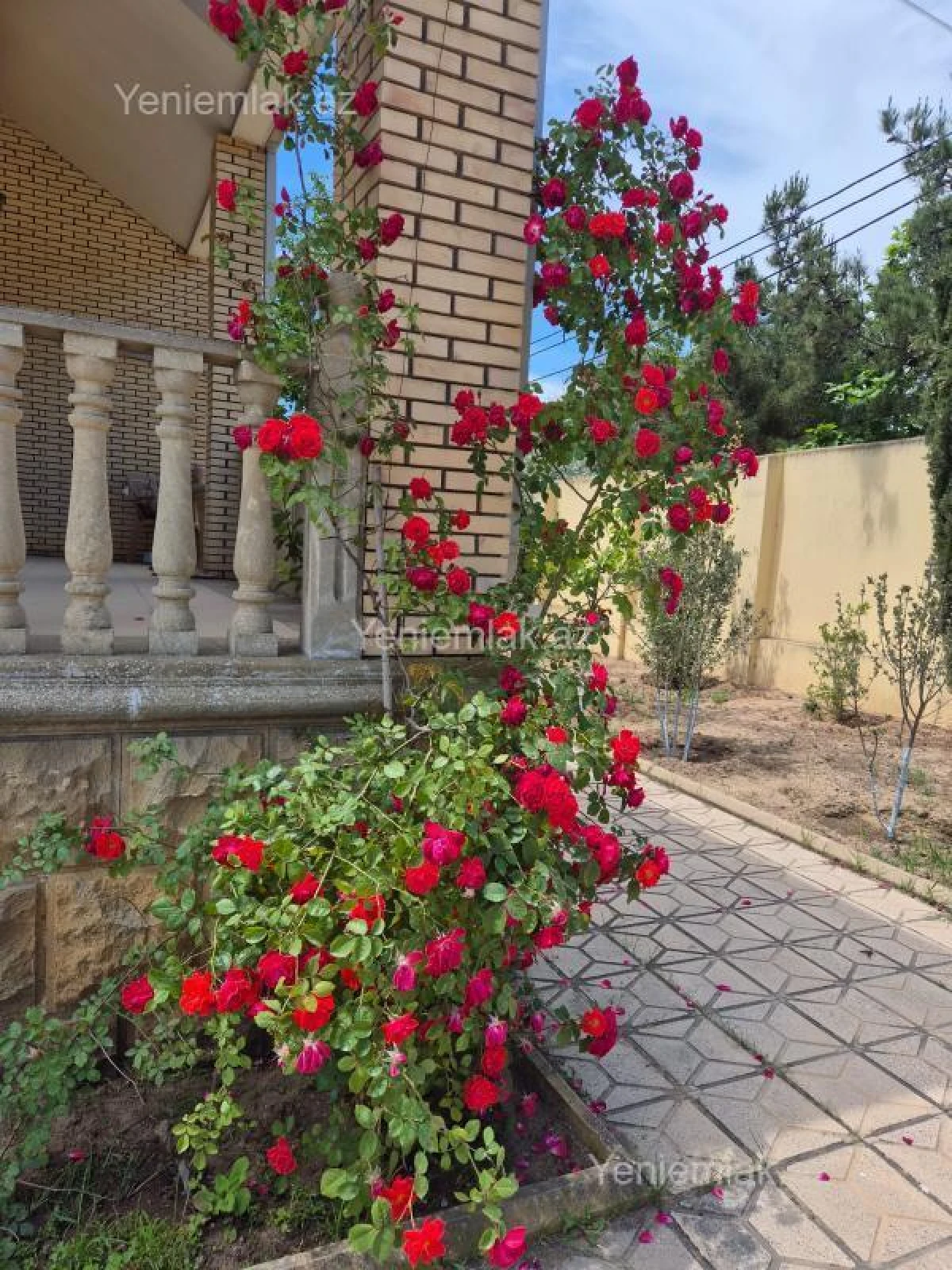 Satılır 5 otaqlı həyət evi 200 m²