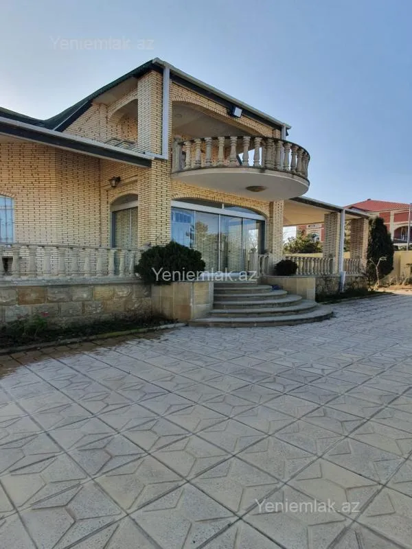 Satılır 5 otaqlı həyət evi 200 m²