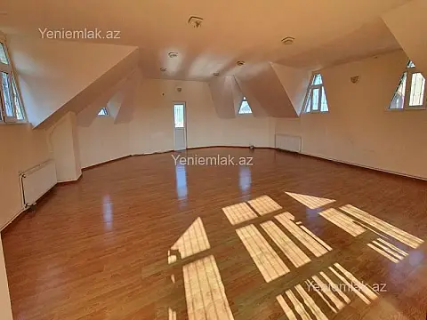 Satılır 5 otaqlı həyət evi 200 m²