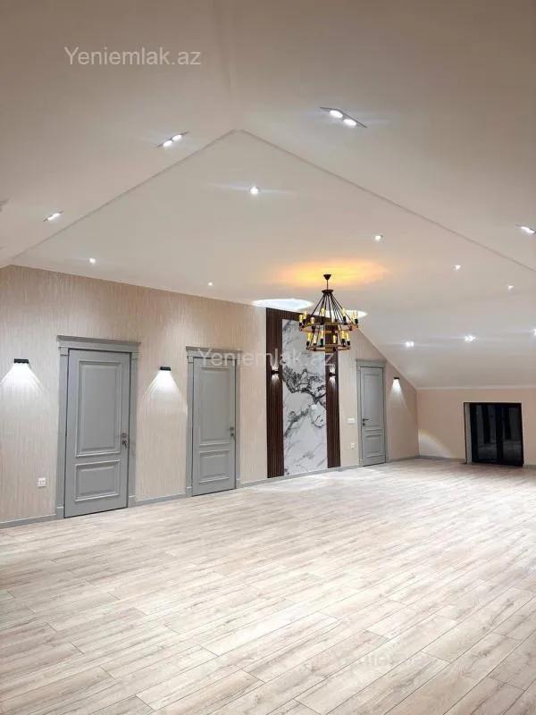 Satılır 9 otaqlı həyət evi 437 m²