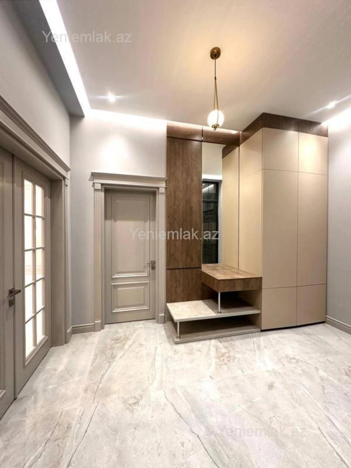 Satılır 9 otaqlı həyət evi 437 m²