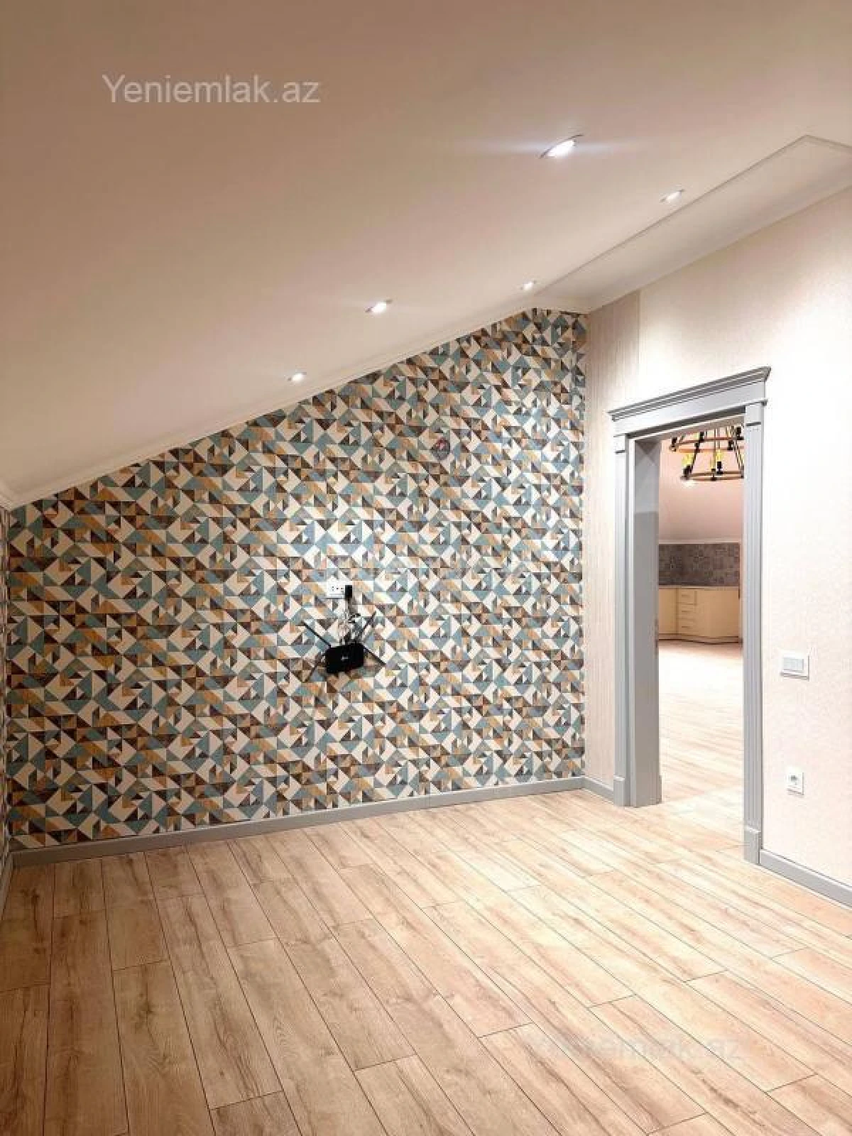 Satılır 9 otaqlı həyət evi 437 m²