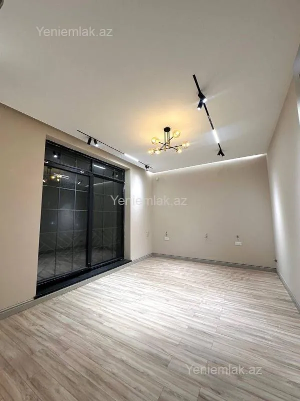 Satılır 9 otaqlı həyət evi 437 m²