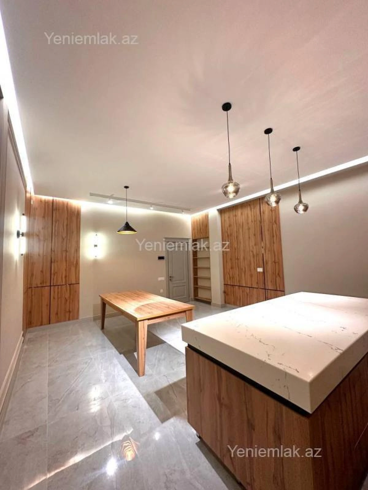 Satılır 9 otaqlı həyət evi 437 m²