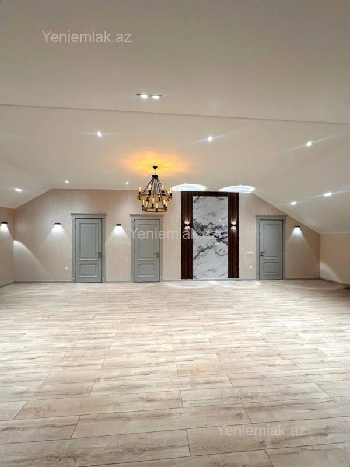 Satılır 9 otaqlı həyət evi 437 m²