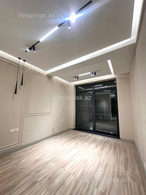 Satılır 9 otaqlı həyət evi 437 m²