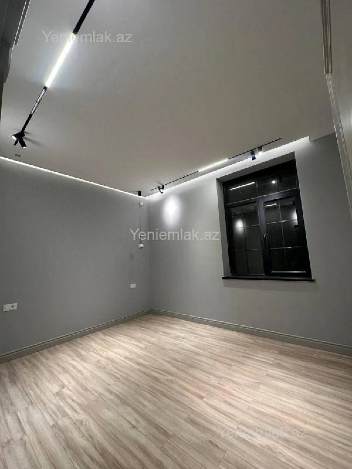Satılır 9 otaqlı həyət evi 437 m²