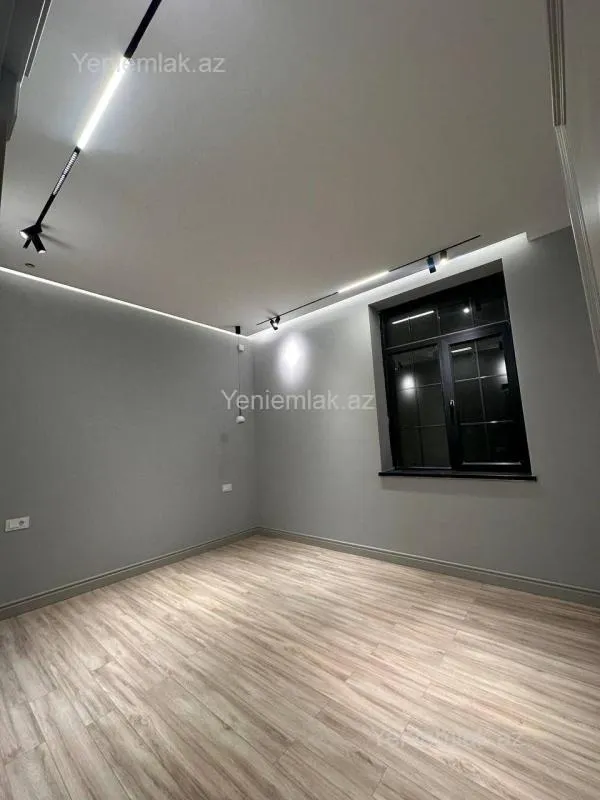 Satılır 9 otaqlı həyət evi 437 m²