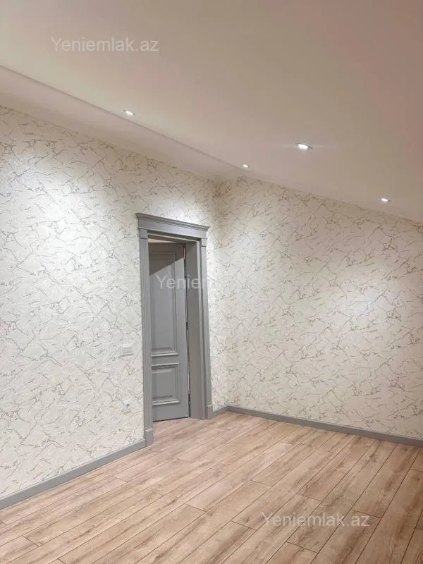 Satılır 9 otaqlı həyət evi 437 m²