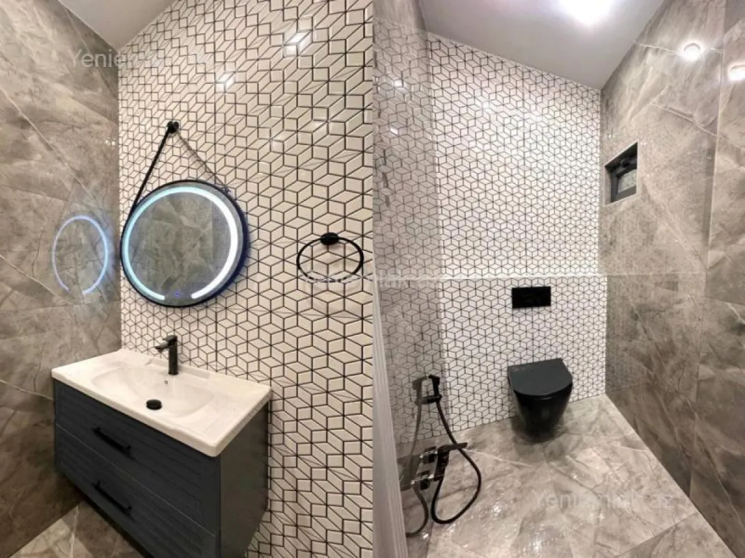 Satılır 9 otaqlı həyət evi 437 m²