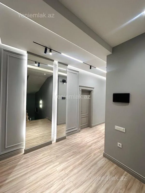 Satılır 9 otaqlı həyət evi 437 m²