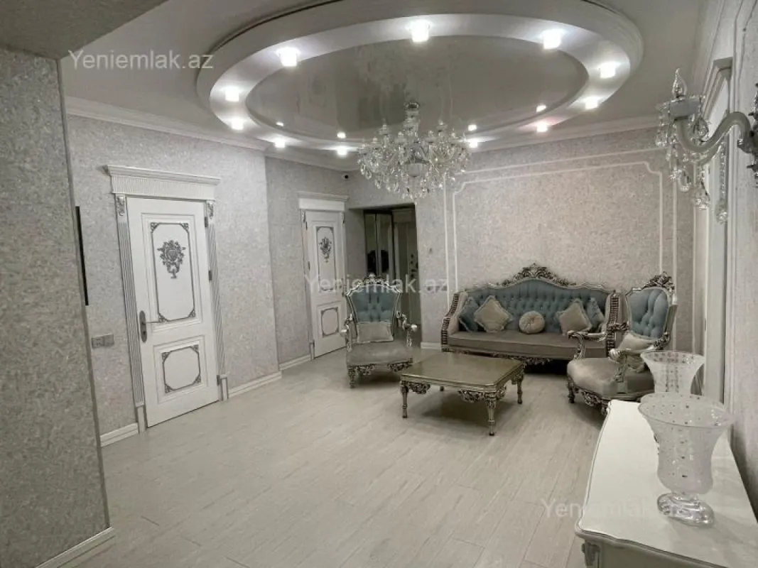 Satılır 3 otaqlı yeni tikili 125 m²