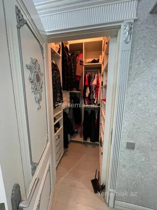 Satılır 3 otaqlı yeni tikili 125 m²