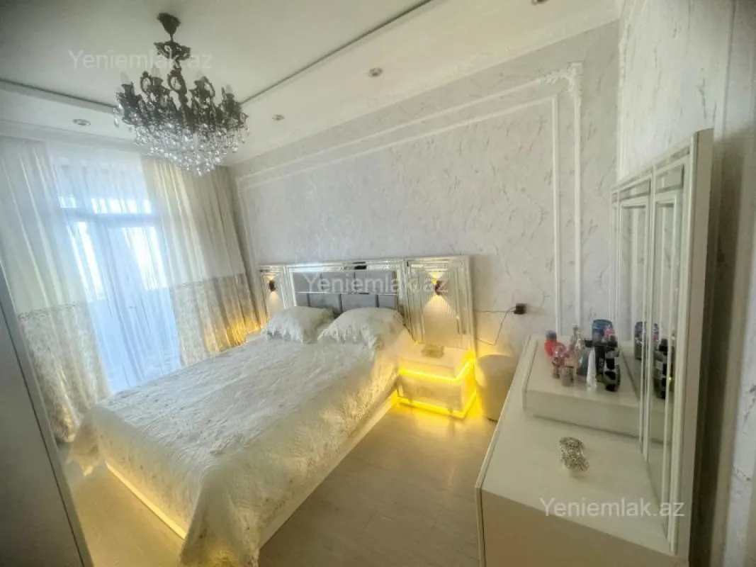 Satılır 3 otaqlı yeni tikili 125 m²