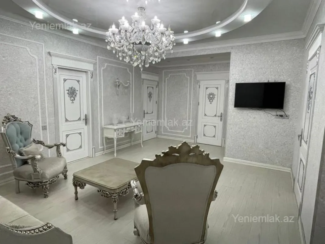 Satılır 3 otaqlı yeni tikili 125 m²