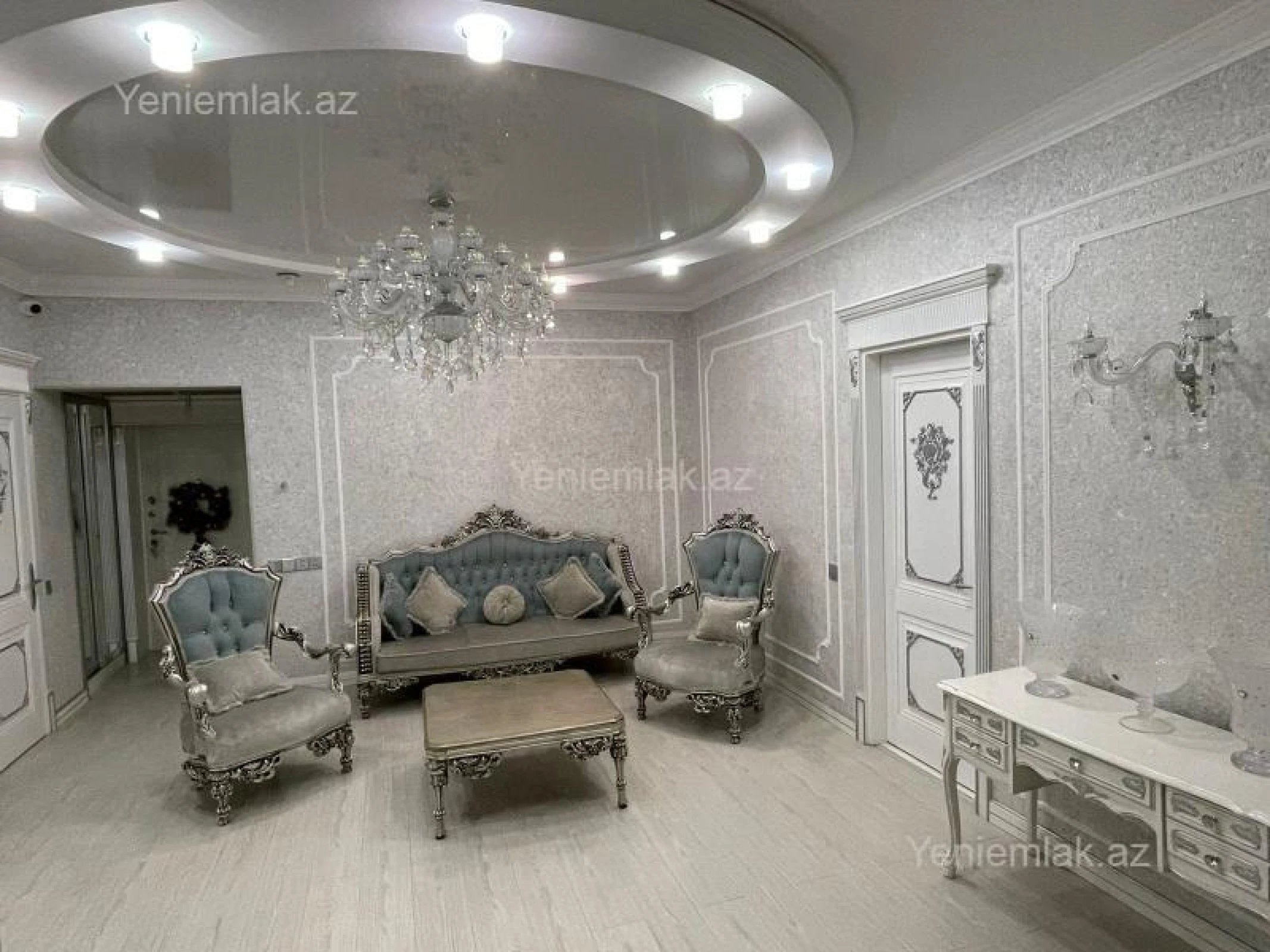 Satılır 3 otaqlı yeni tikili 125 m²