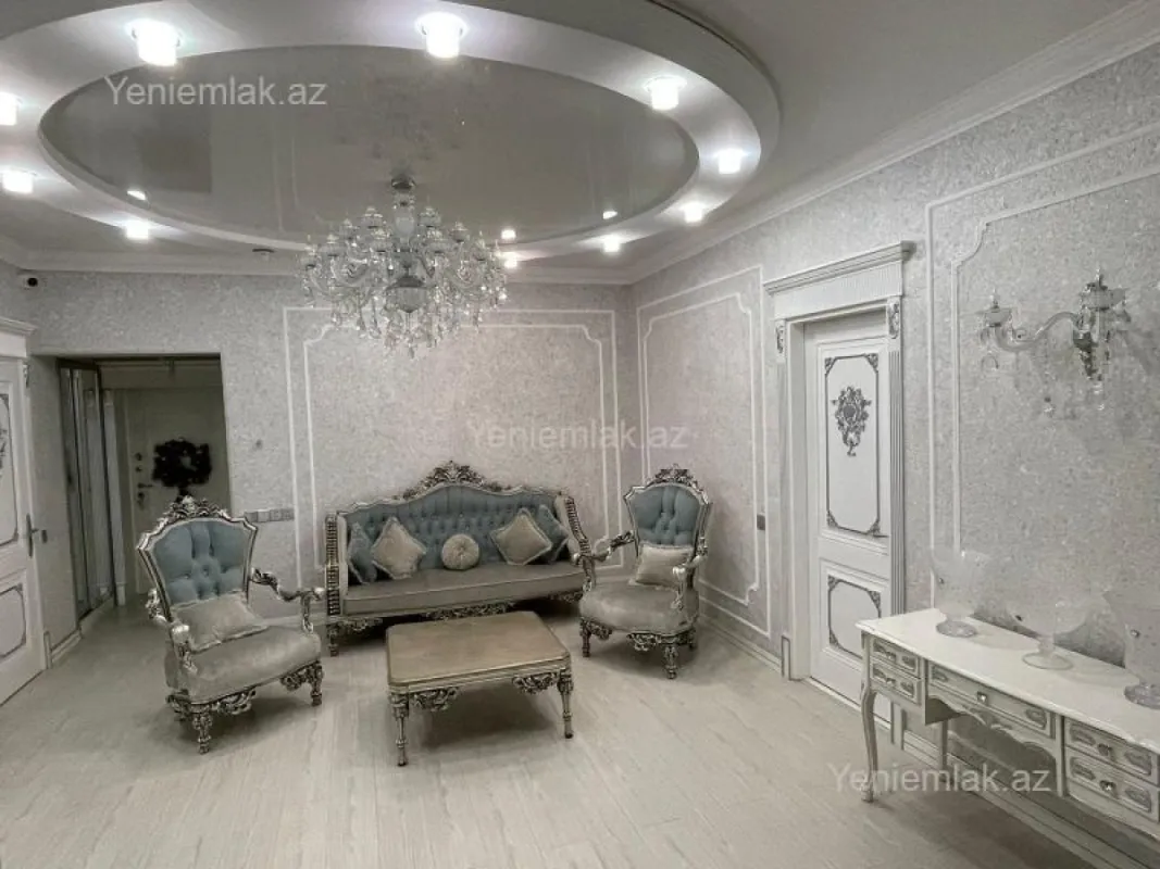 Satılır 3 otaqlı yeni tikili 125 m²